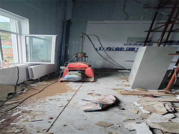 道里地基基础下沉墙体裂缝加固注浆顶升施工